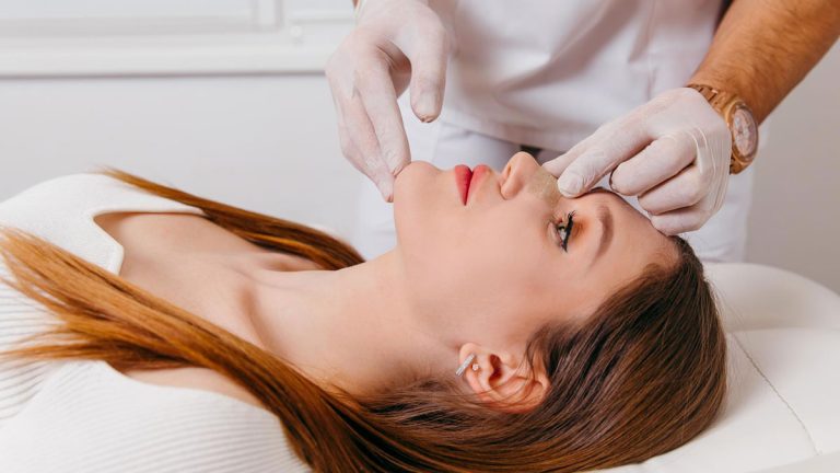 Rhinoplastie : est-ce dangereux ? Quels risques ?