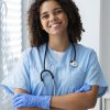 Blouse médicale pour infirmière : conjuguer confort, hygiène et liberté de mouvement