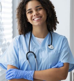 Blouse médicale pour infirmière : conjuguer confort, hygiène et liberté de mouvement
