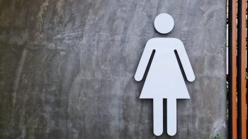 Hygiène féminine en entreprise : le rôle des distributeurs adaptés